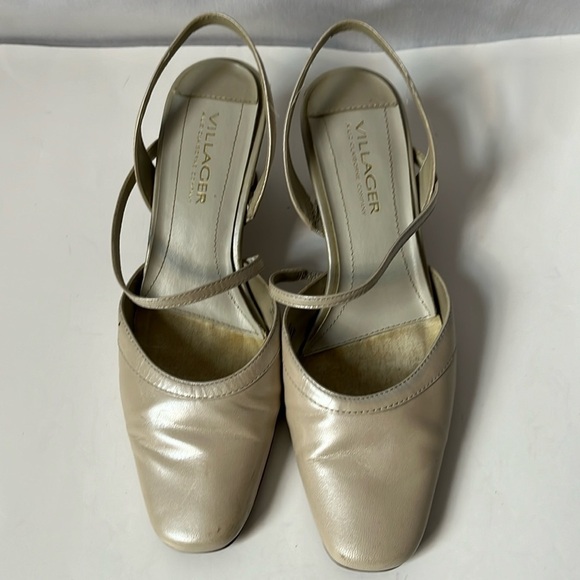Villager Shoes Kitten Heels - Picture 1 of 15